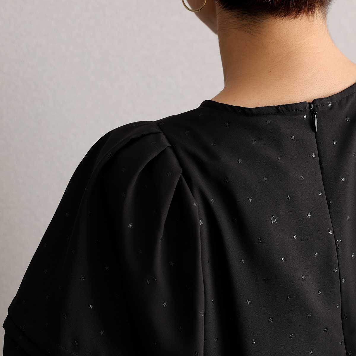 4月中旬～下旬お届け予定『Stella dot light』 Volume sleeve blouse 【全2色】の画像