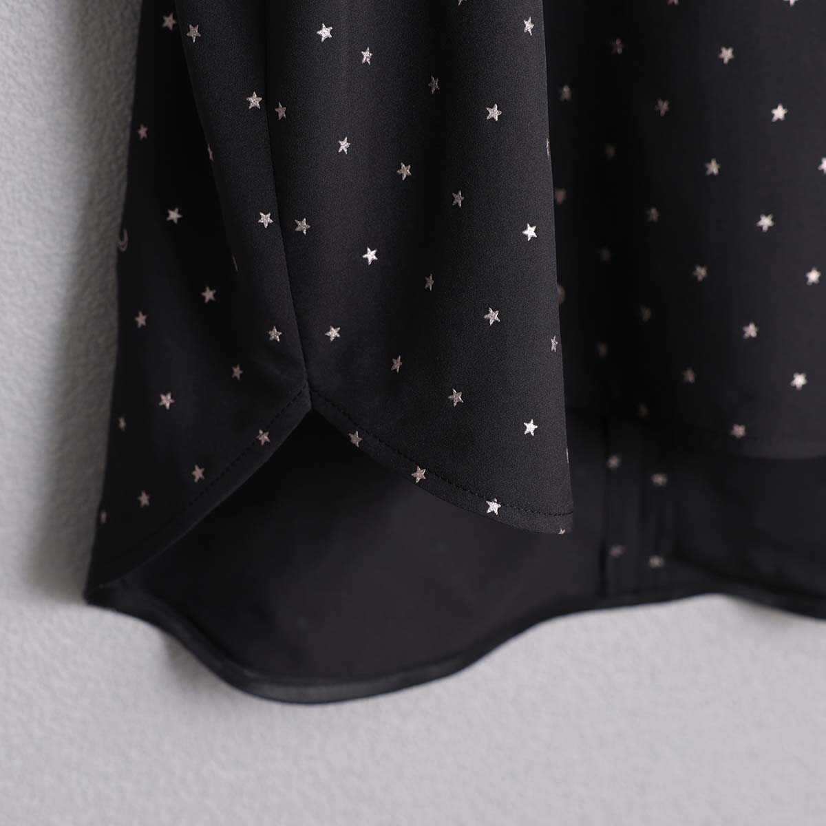 4月中旬～下旬お届け予定『Stella dot light』 Volume sleeve blouse 【全2色】の画像