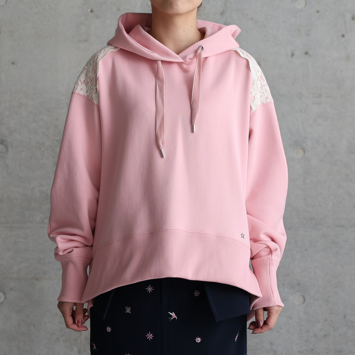 11月上旬お届け予定『Back lace 』 Hoodie【全5色】の画像