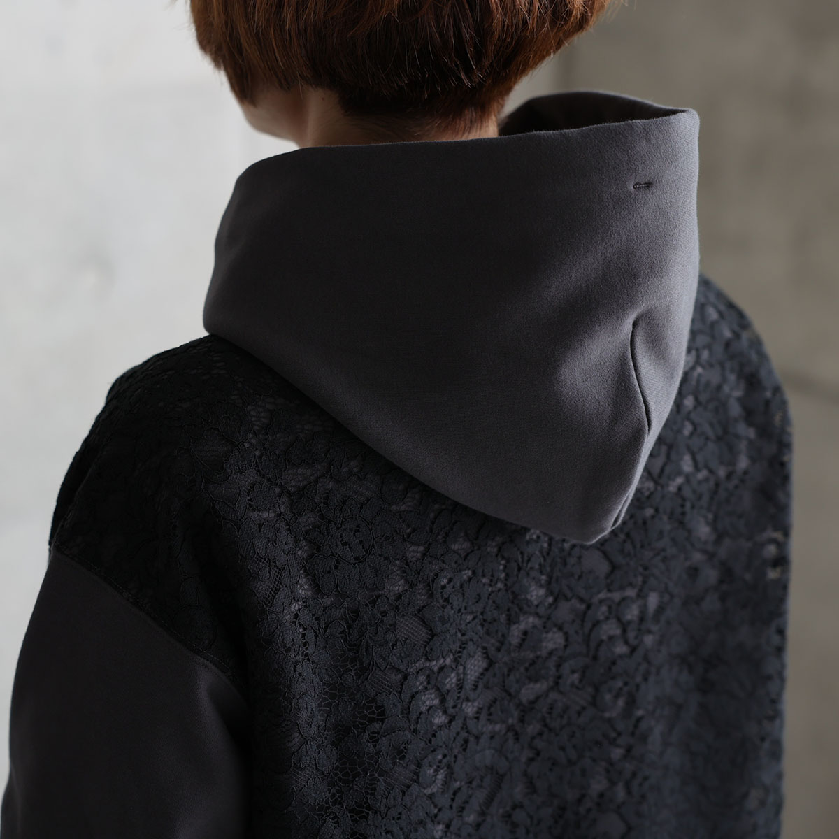 11月上旬お届け予定『Back lace 』 Hoodie【全5色】の画像