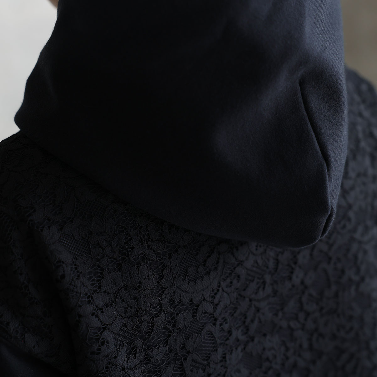 11月上旬お届け予定『Back lace 』 Hoodie【全5色】の画像