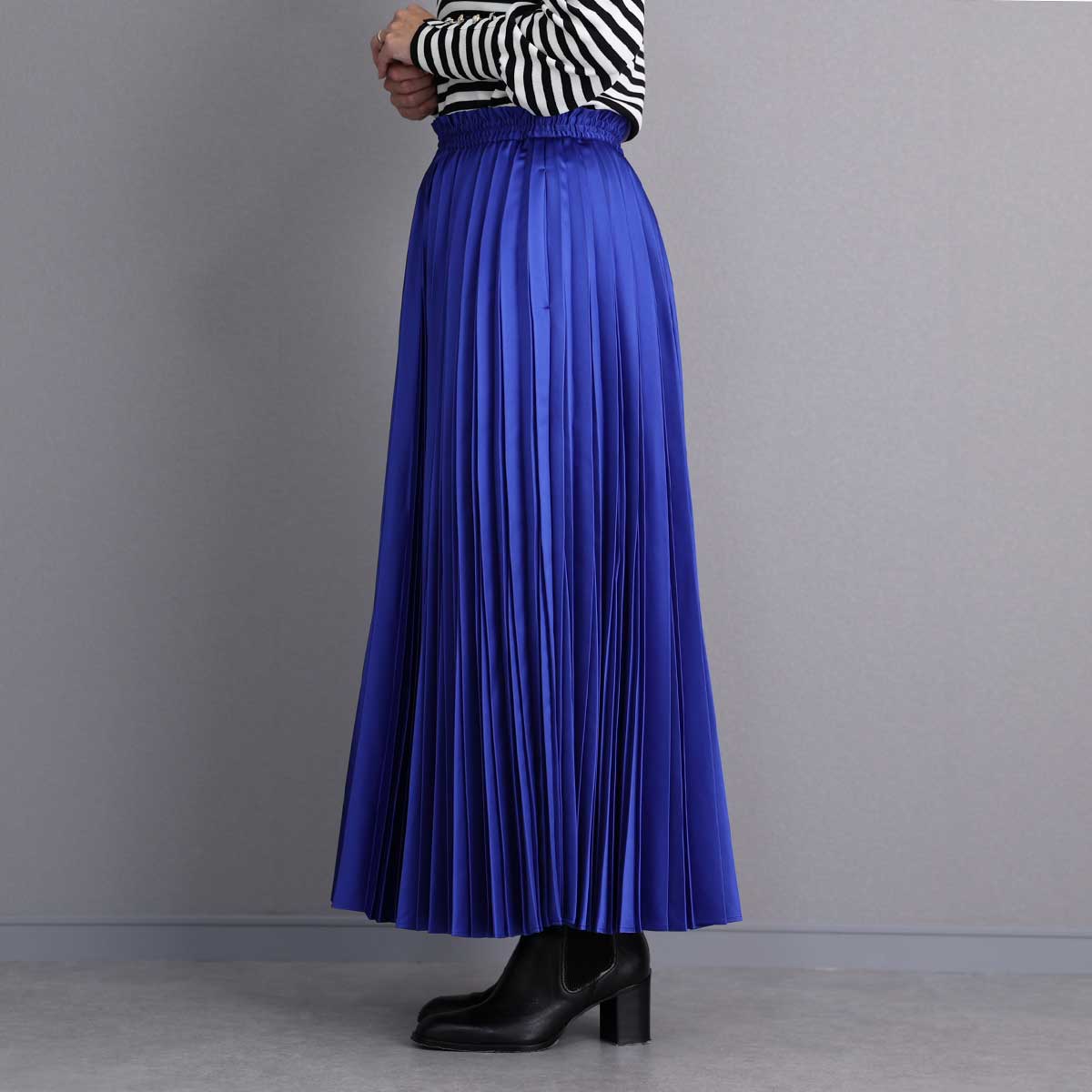 『Function satin pleats』 long skirt SAPPHIREの画像