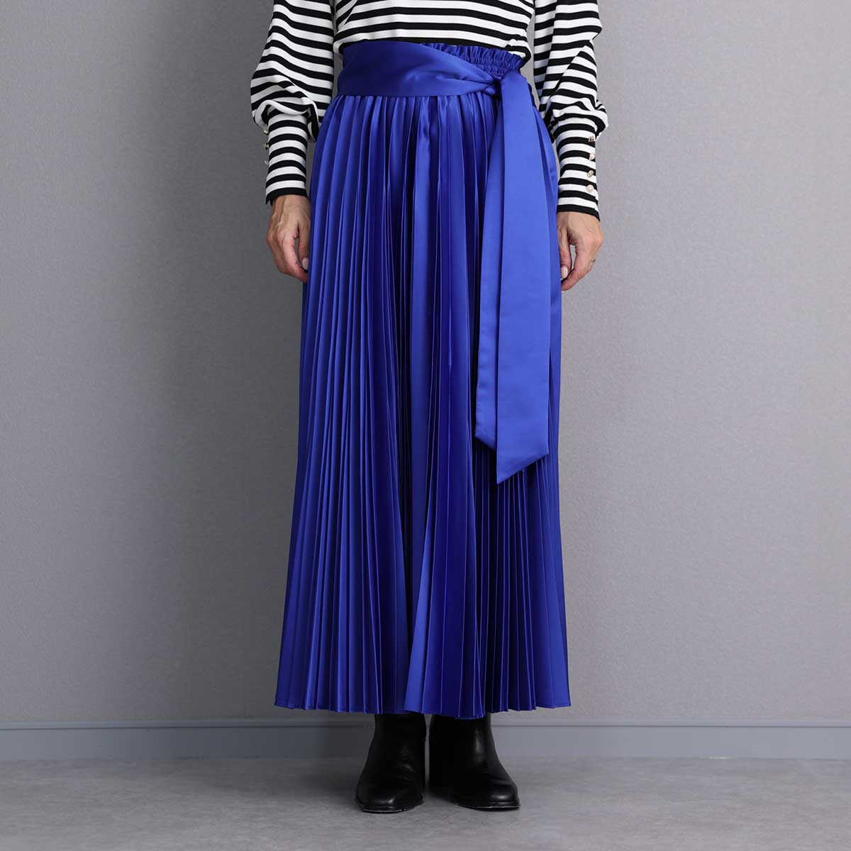 『Function satin pleats』 long skirt SAPPHIREの画像