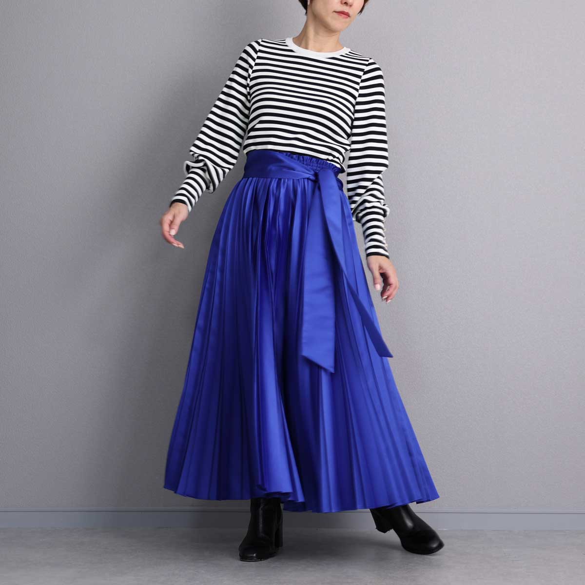 『Function satin pleats』 long skirt SAPPHIREの画像