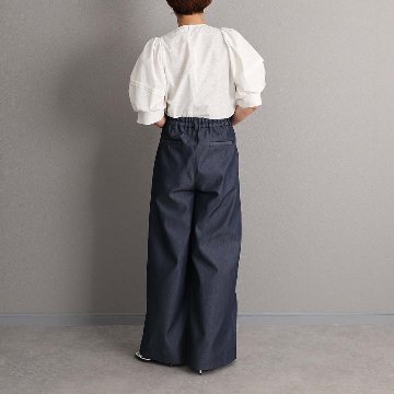 4月上旬お届け予定『Dress Denim』 Tuck pants NAVY DENIMの画像