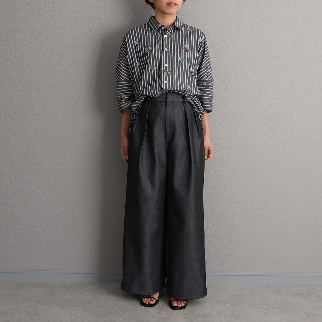 4月上旬お届け予定『Dress Denim』 Tuck pants BLACKの画像