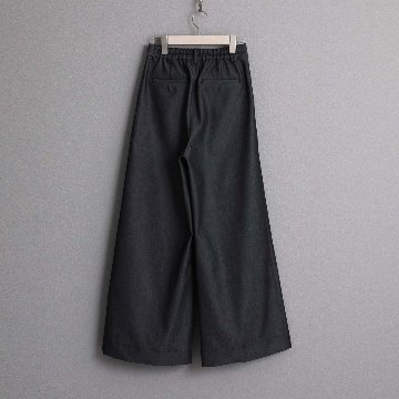 4月上旬お届け予定『Dress Denim』 Tuck pants BLACKの画像