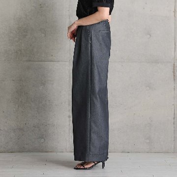 4月上旬お届け予定『Dress Denim』 Tuck pants BLACKの画像