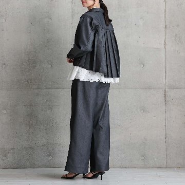 4月上旬お届け予定『Dress Denim』 Tuck pants BLACKの画像