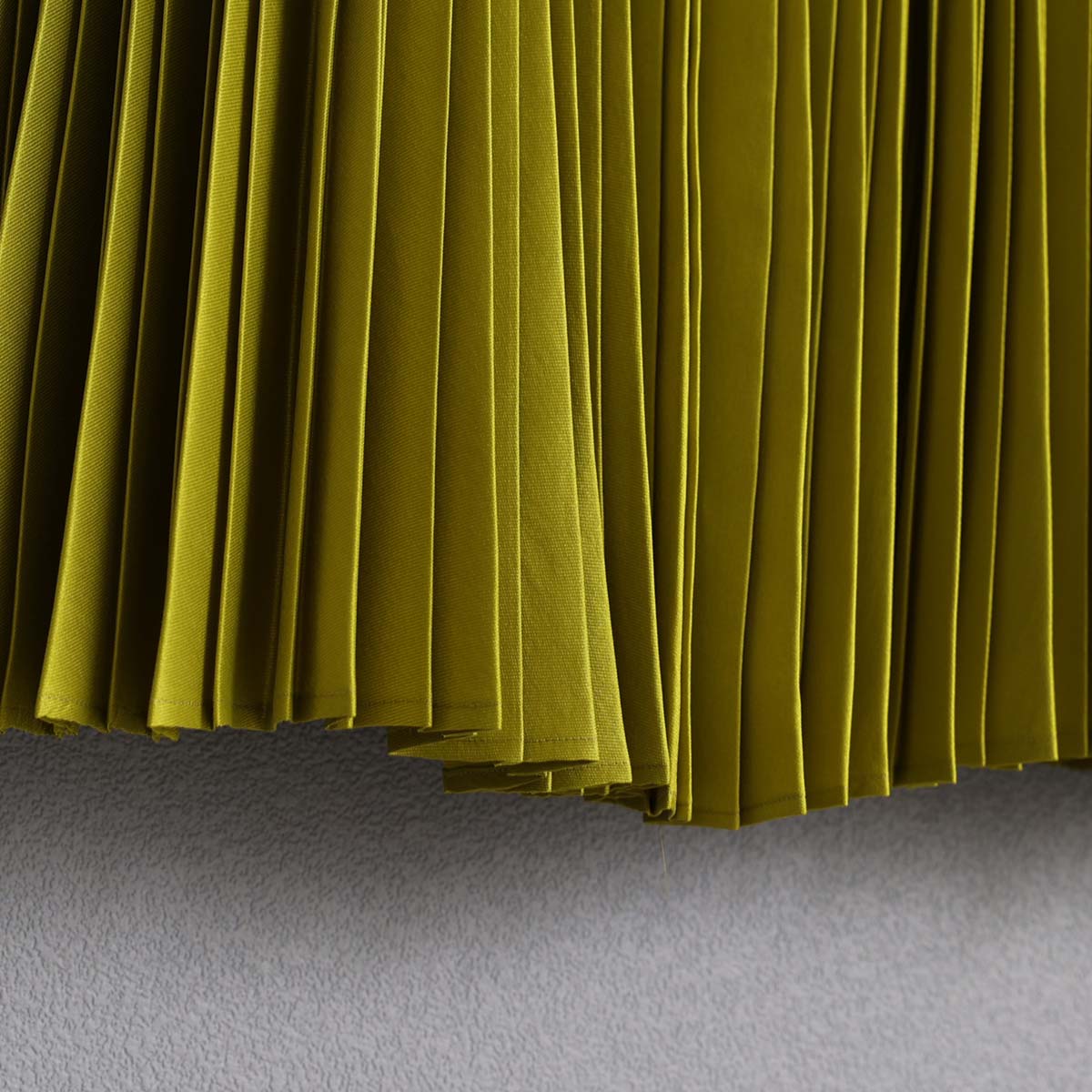 ３月上旬お届け予定 『Inflexion pleats』 Long skirt YELLOWの画像