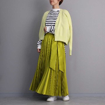 ３月上旬お届け予定 『Inflexion pleats』 Long skirt YELLOWの画像