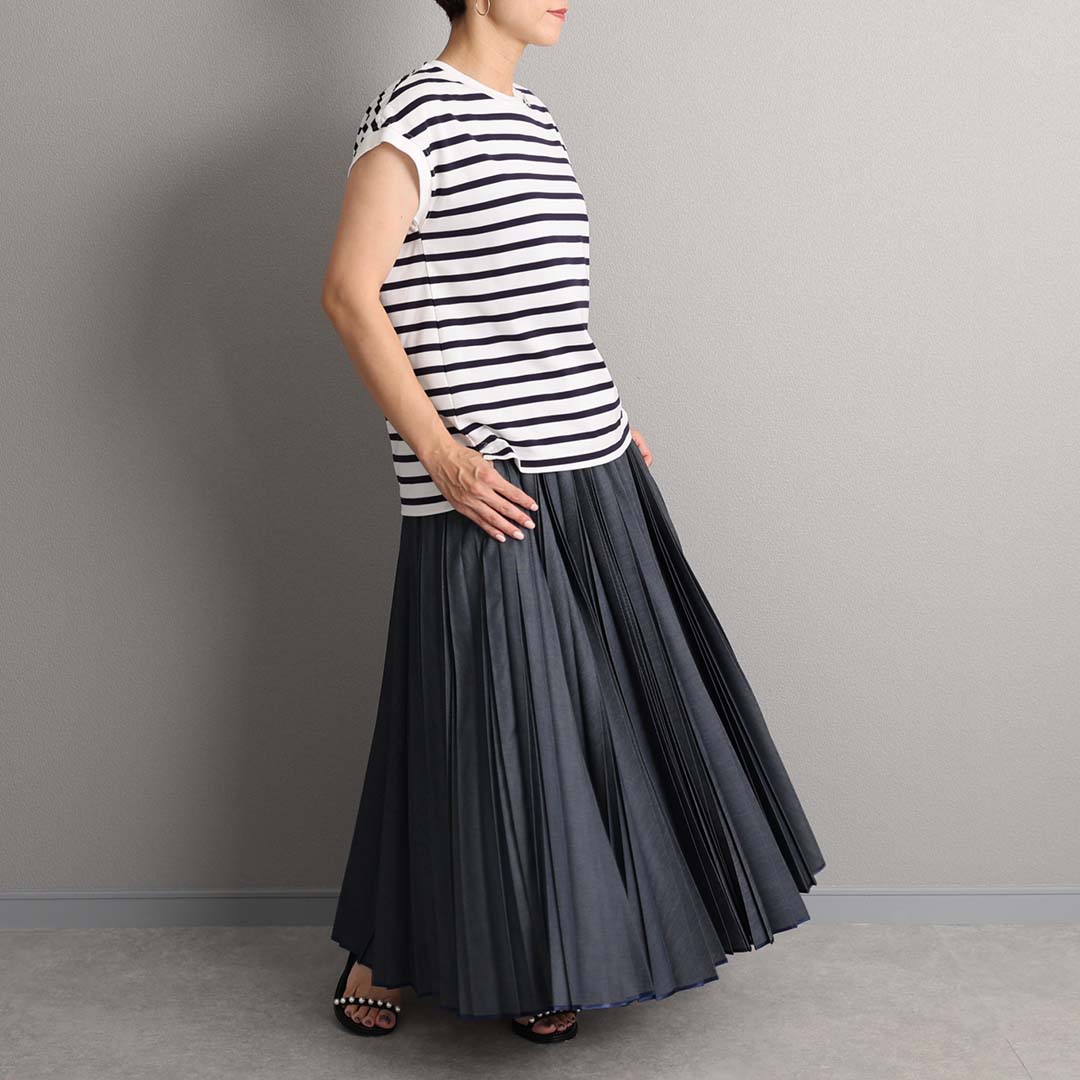 ３月上旬お届け予定 『Inflexion pleats』 Long skirt NAVY DENIMの画像