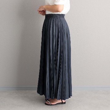 ３月上旬お届け予定 『Inflexion pleats』 Long skirt NAVY DENIMの画像