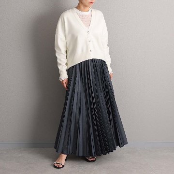 ３月上旬お届け予定 『Inflexion pleats』 Long skirt NAVY DENIMの画像