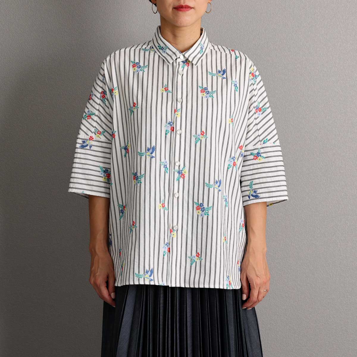 5月上旬お届け予定『Robin stripe』 Relax shirts WHITEの画像