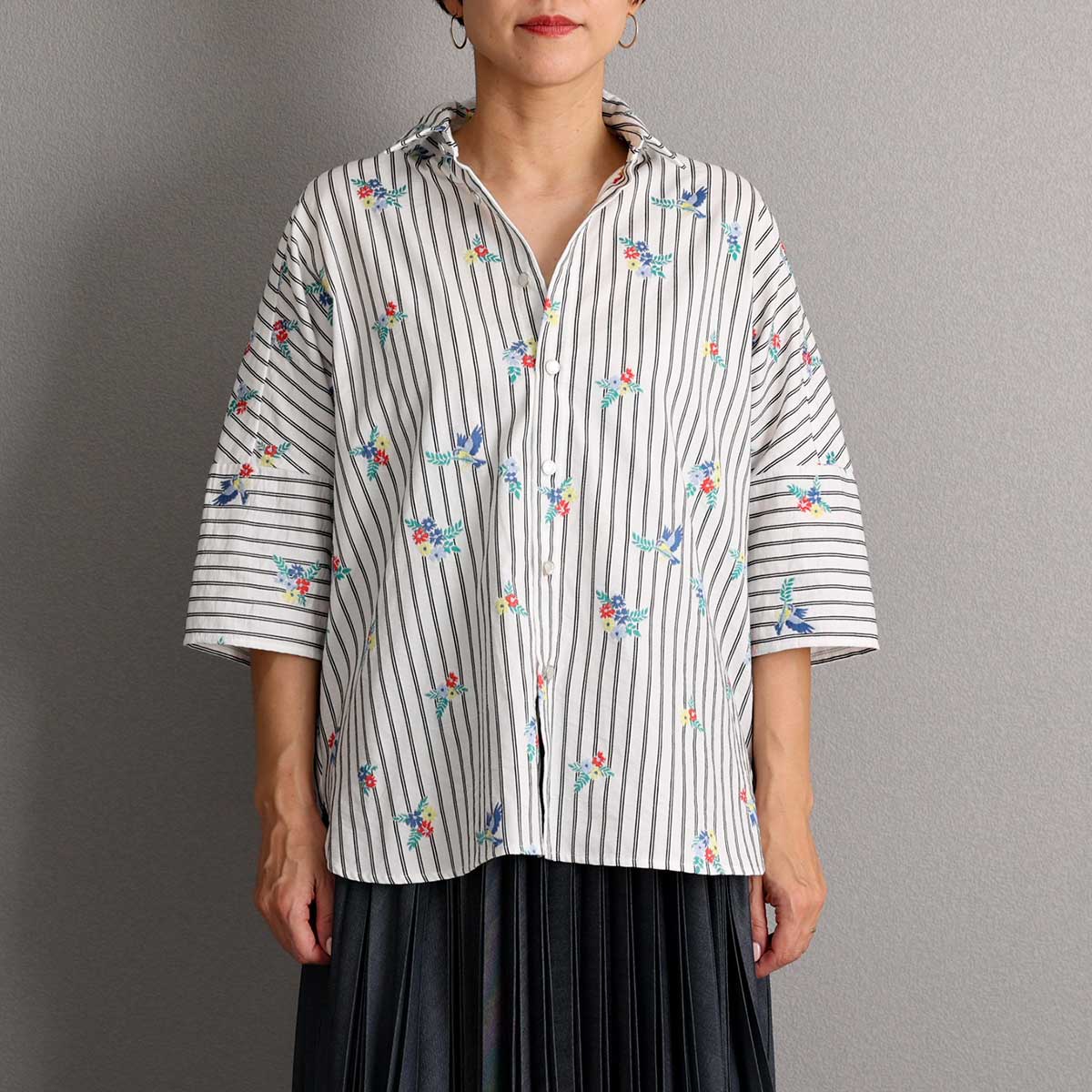 5月上旬お届け予定『Robin stripe』 Relax shirts WHITEの画像