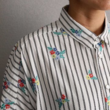 5月上旬お届け予定『Robin stripe』 Relax shirts WHITEの画像