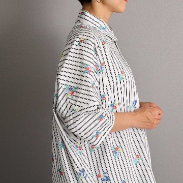 5月上旬お届け予定『Robin stripe』 Relax shirts WHITEの画像