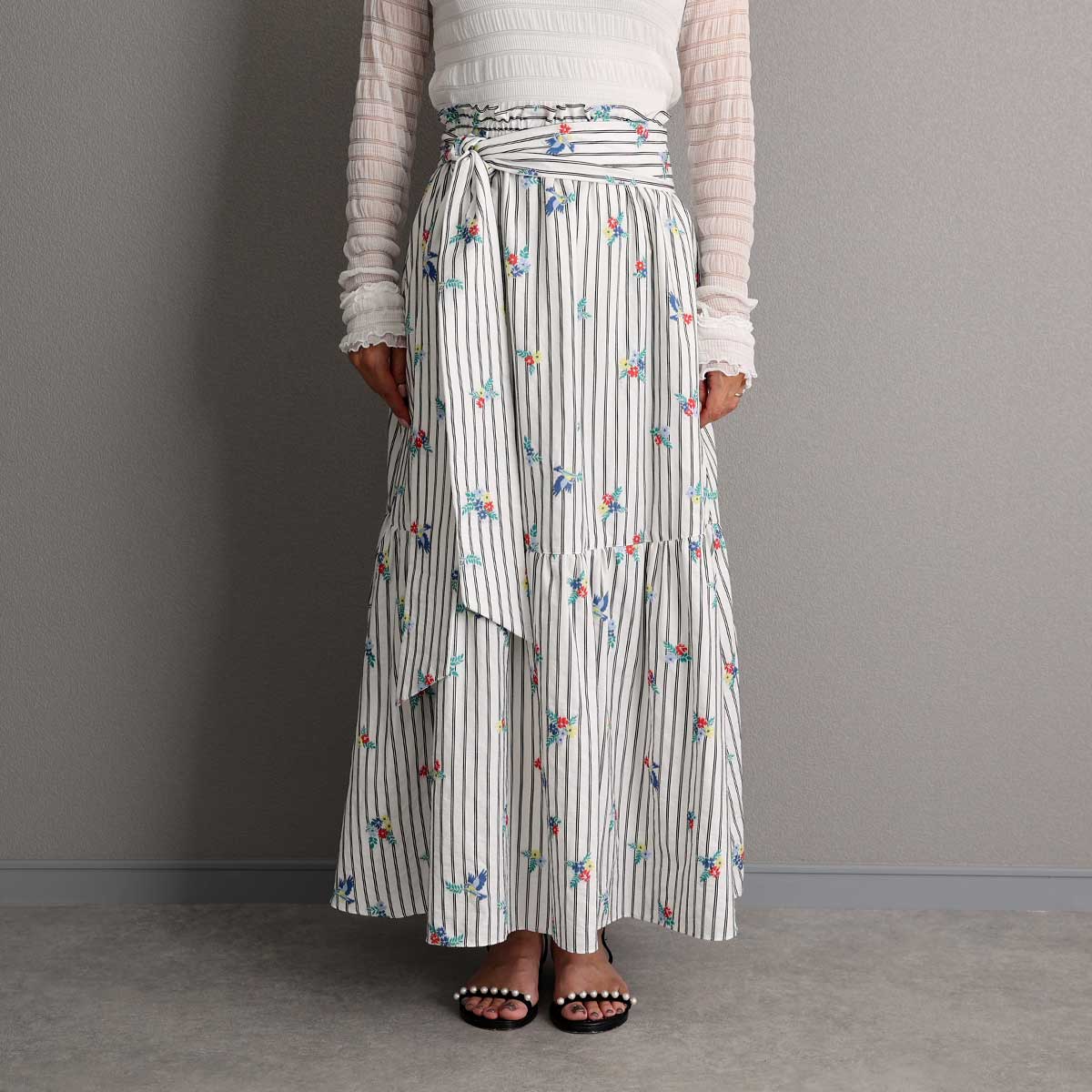 ５月上旬お届け予定『Robin stripe』 Tiered skirt WHITEの画像