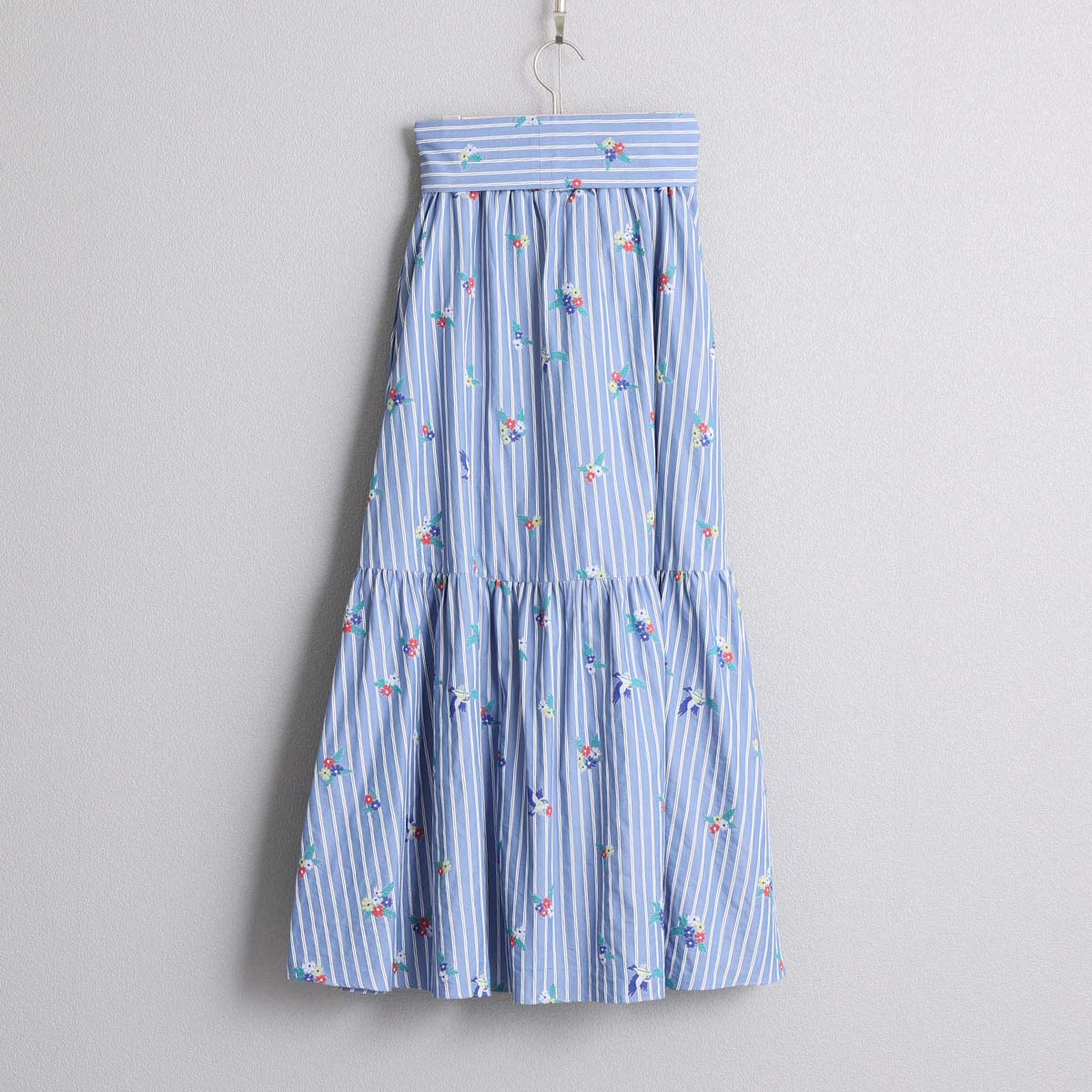 ５月上旬お届け予定『Robin stripe』 Tiered skirt BLUEの画像