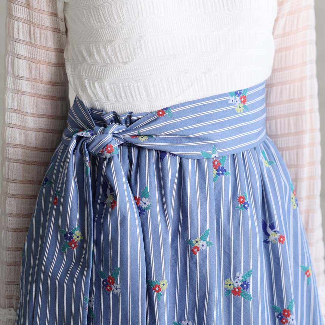 ５月上旬お届け予定『Robin stripe』 Tiered skirt BLUEの画像