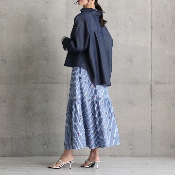 ５月上旬お届け予定『Robin stripe』 Tiered skirt BLUEの画像