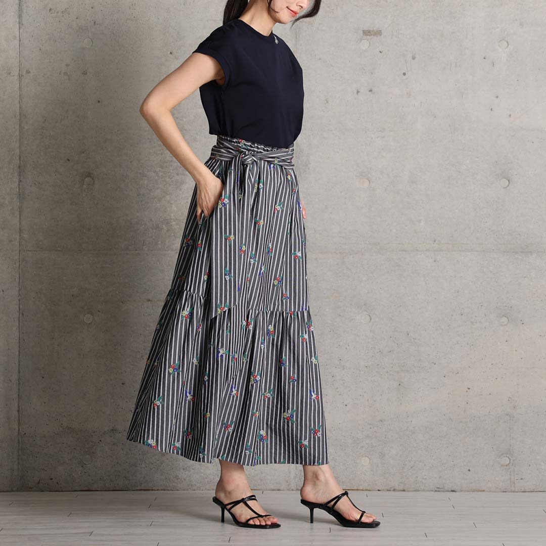 ５月上旬お届け予定『Robin stripe』 Tiered skirt BLACKの画像