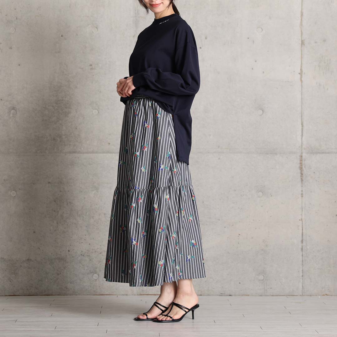 ５月上旬お届け予定『Robin stripe』 Tiered skirt BLACKの画像