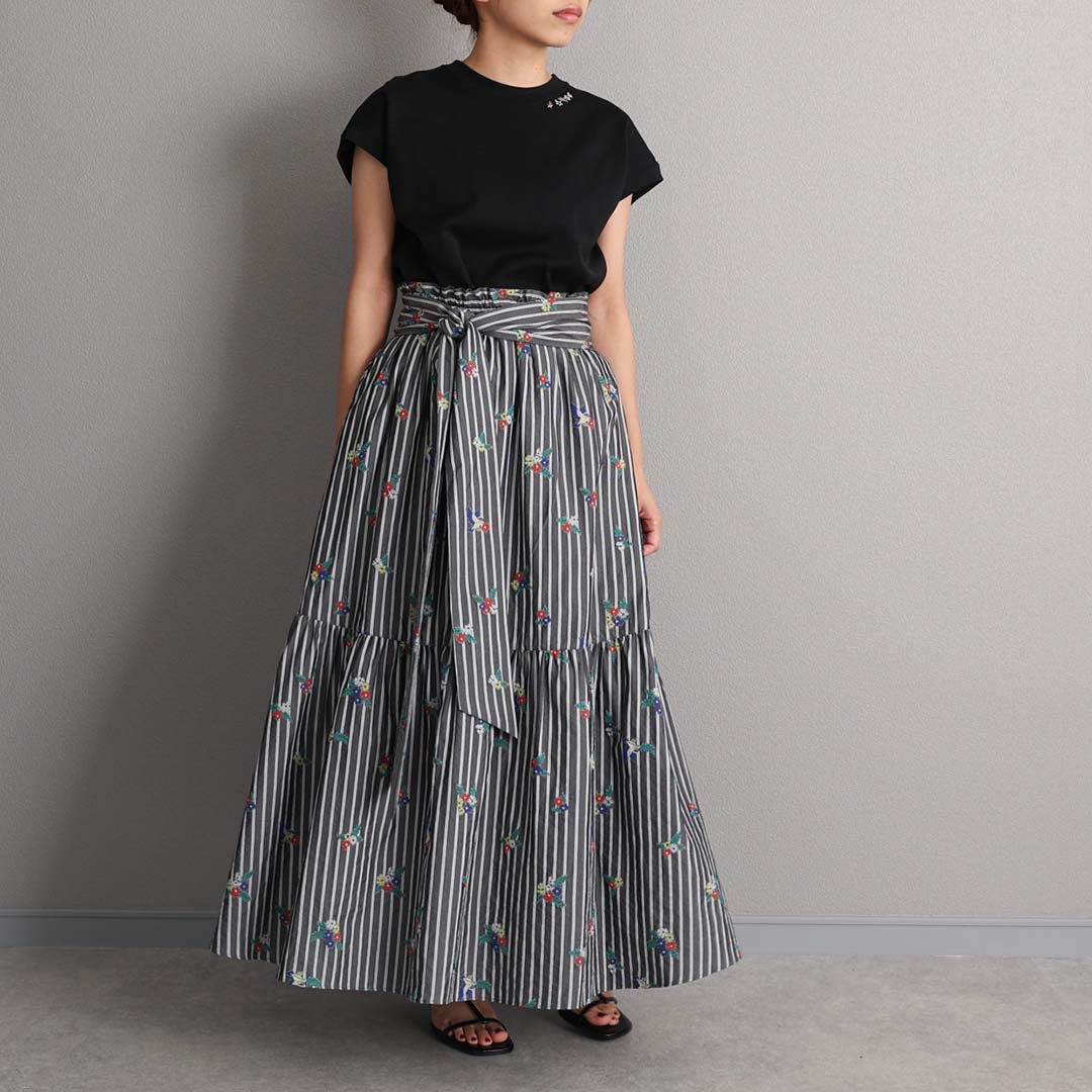 ５月上旬お届け予定『Robin stripe』 Tiered skirt BLACKの画像