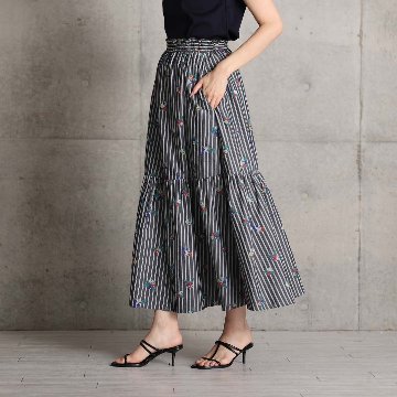 ５月上旬お届け予定『Robin stripe』 Tiered skirt BLACKの画像