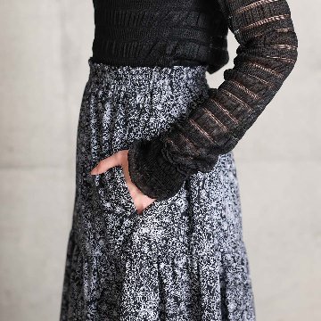 ５月上旬お届け予定『Robin flower』 Tiered skirt BLACKの画像