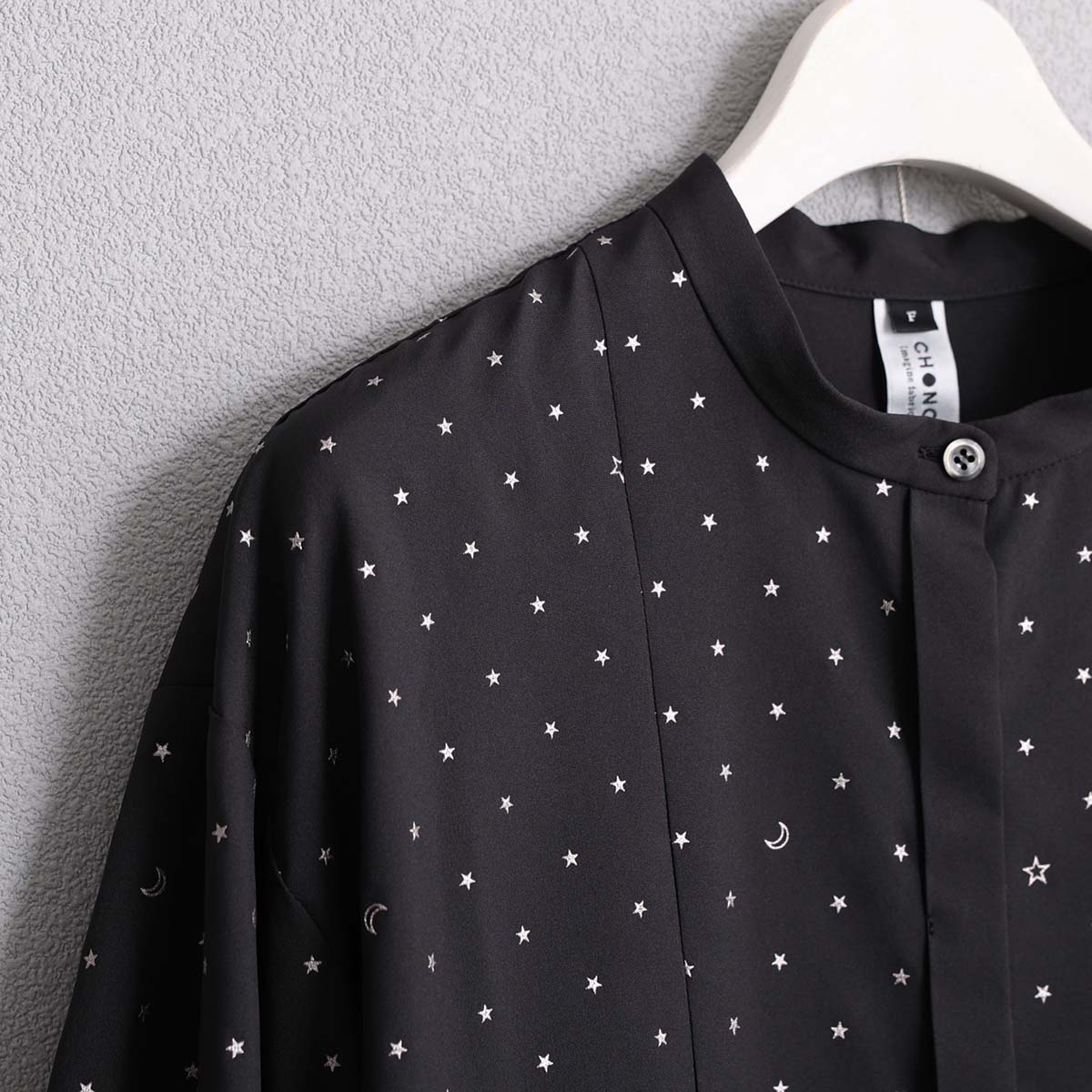 5月上旬お届け予定『Stella dot light』 Short blouse BLACKxSILVERの画像