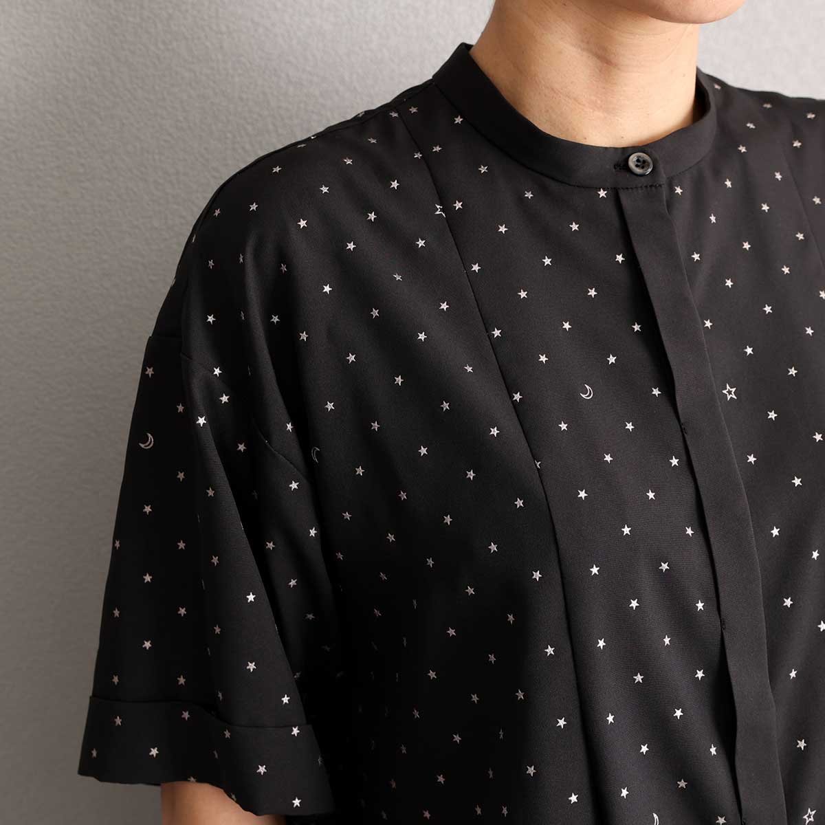 5月上旬お届け予定『Stella dot light』 Short blouse BLACKxSILVERの画像