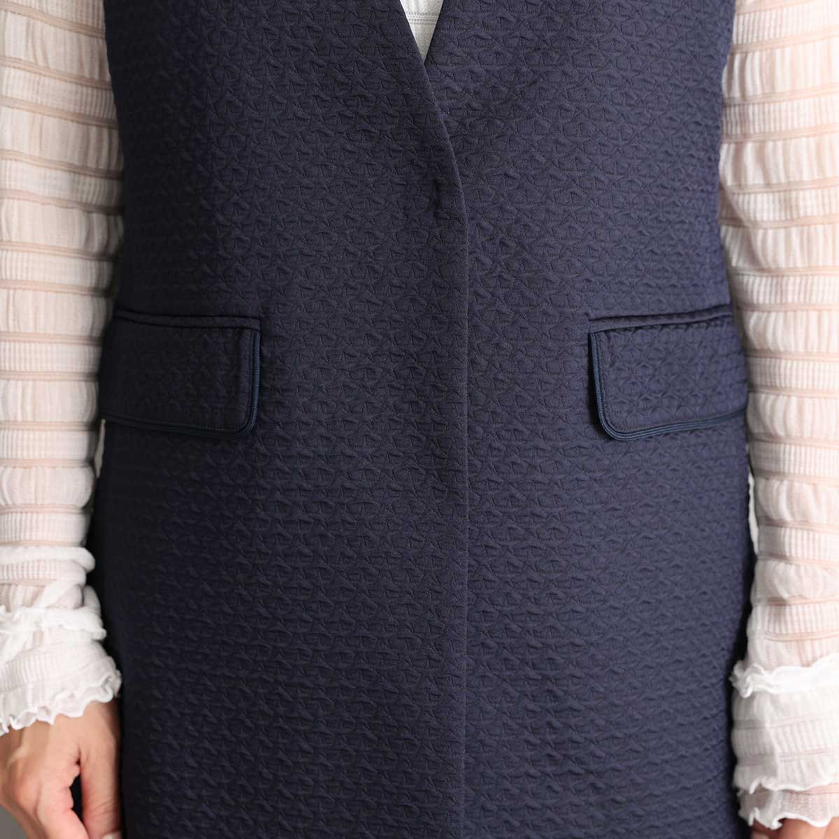 4月上旬お届け予定『Stella matelasse』 Short gilet NAVYの画像