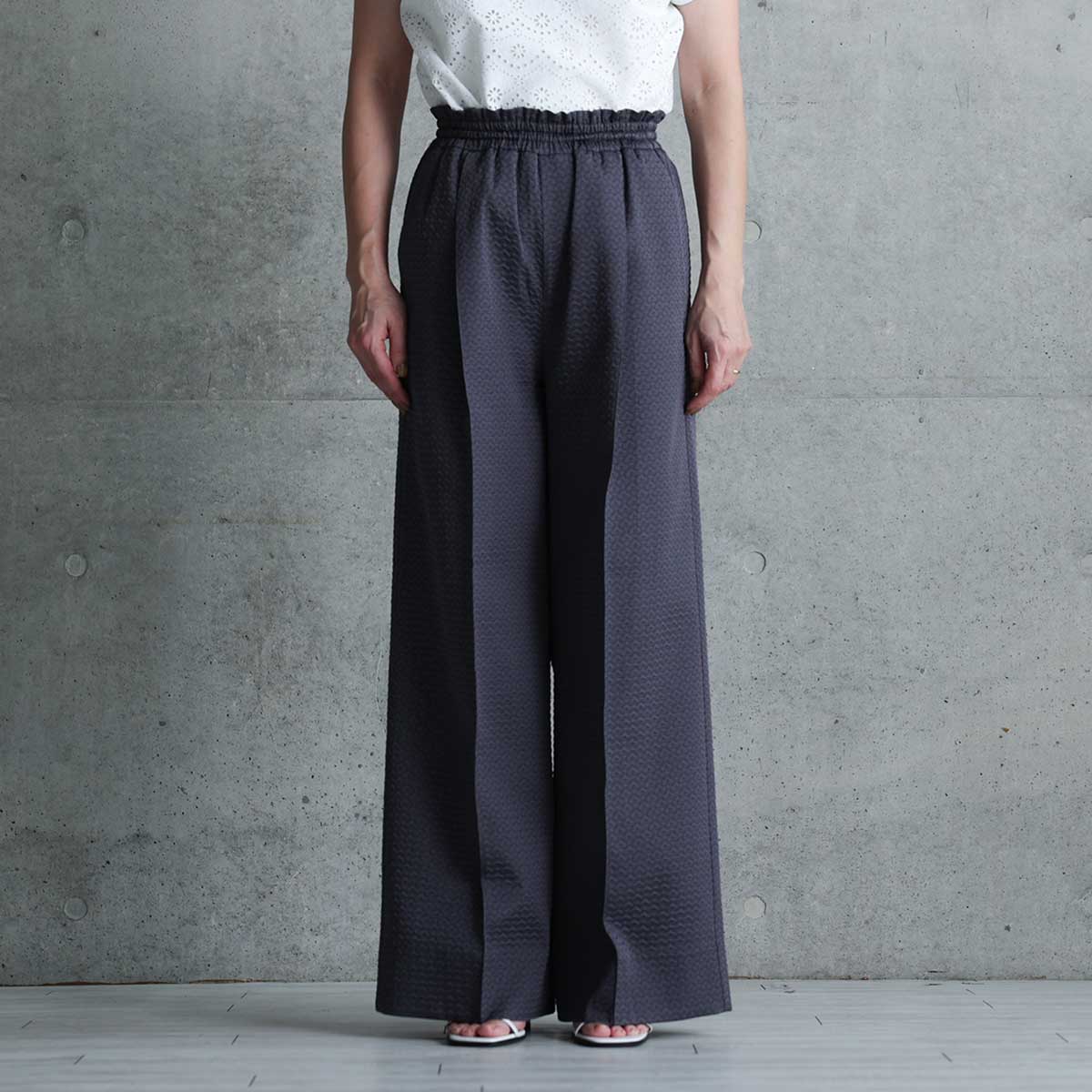 4月上旬お届け予定『Stella matelasse』 Easy wide pants C-GRAYの画像
