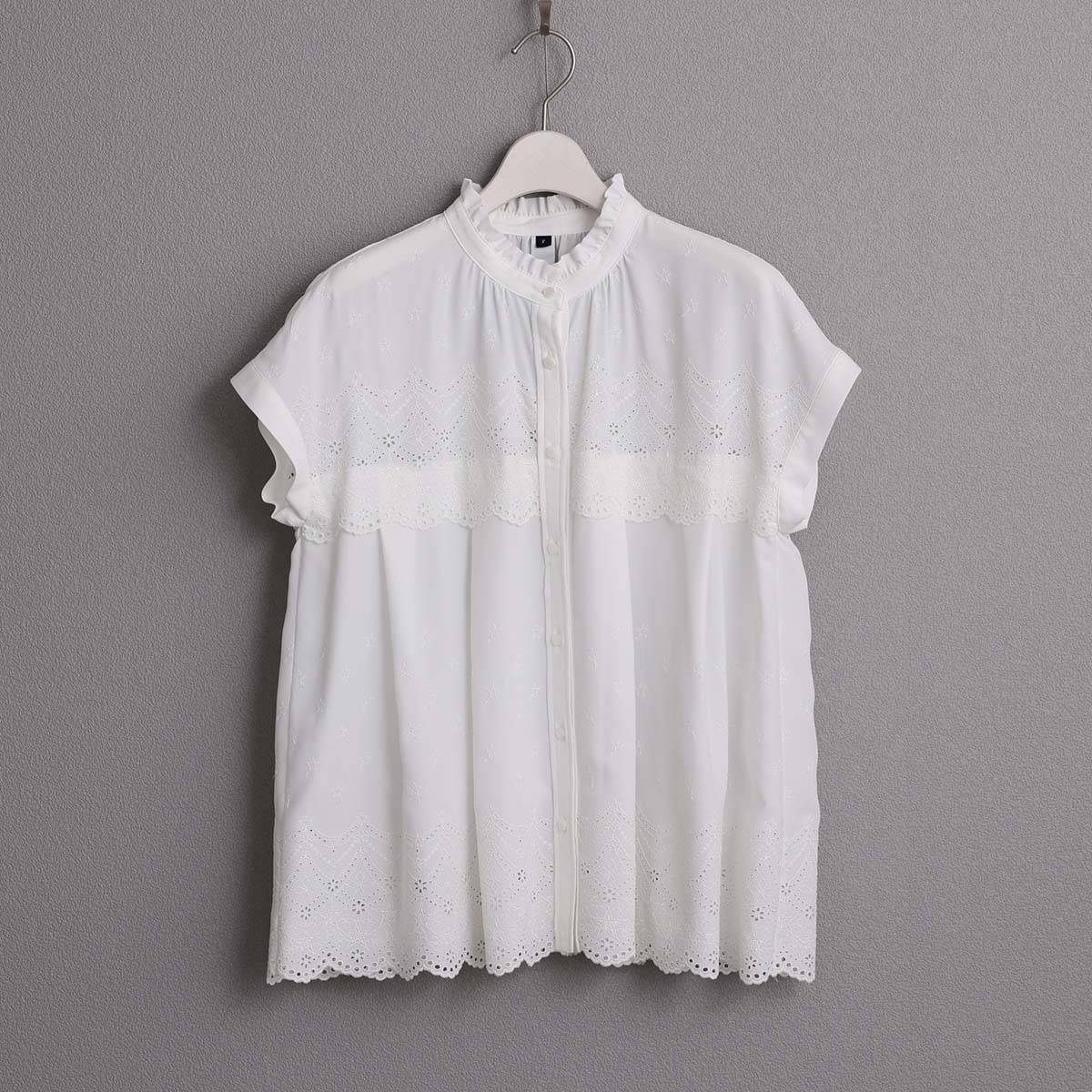 ６月上旬お届け予定『Stella scallop』 French sleeve blouse WHITEの画像