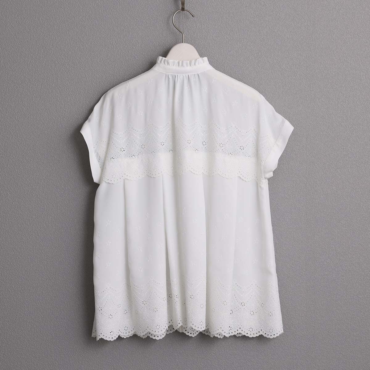 ６月上旬お届け予定『Stella scallop』 French sleeve blouse WHITEの画像