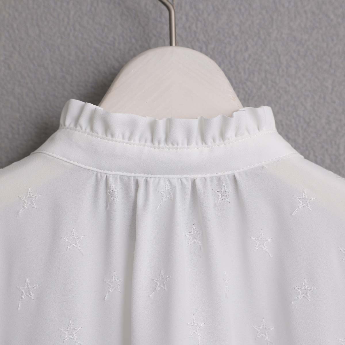 ６月上旬お届け予定『Stella scallop』 French sleeve blouse WHITEの画像