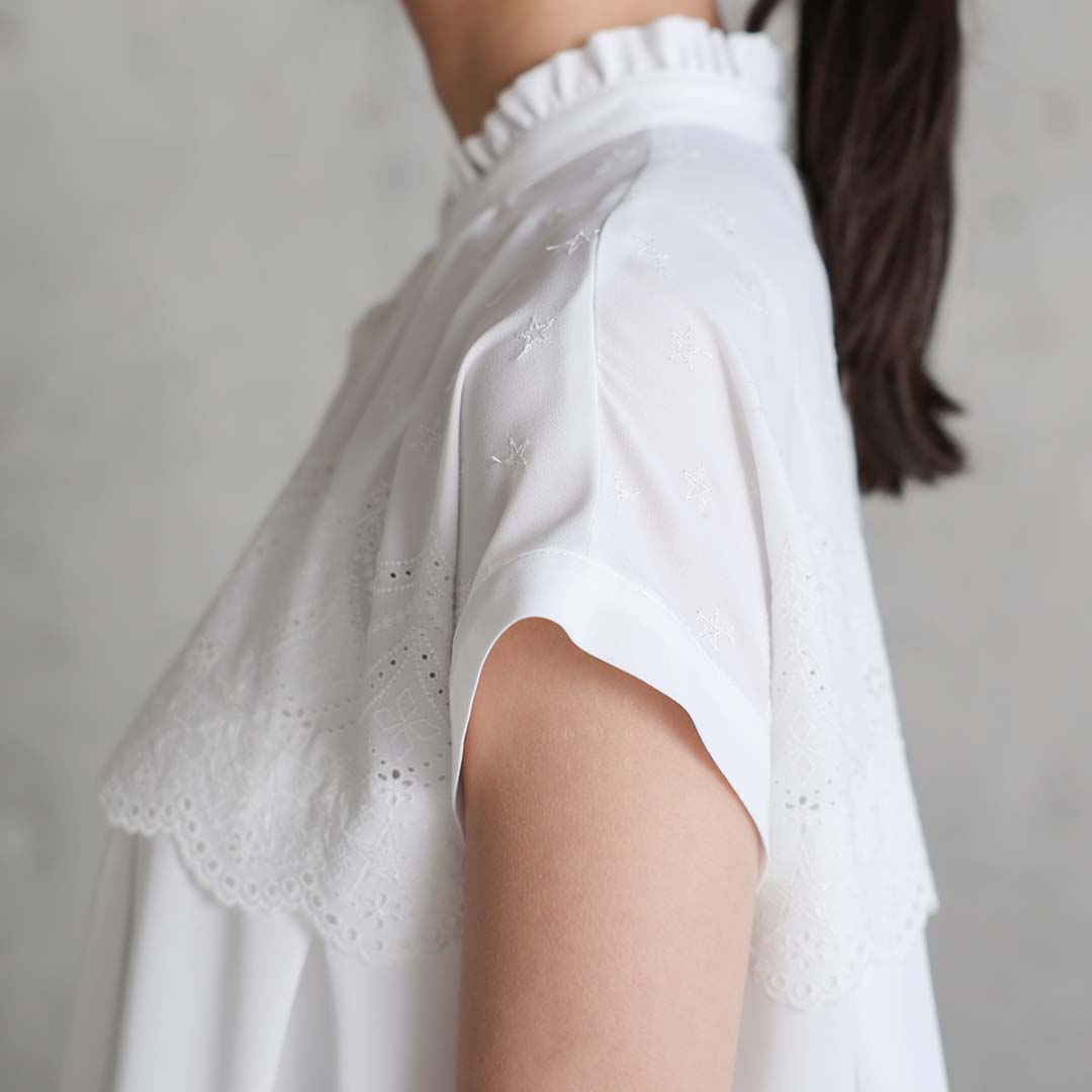 ６月上旬お届け予定『Stella scallop』 French sleeve blouse WHITEの画像