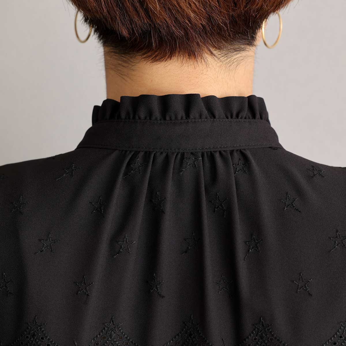 ６月上旬お届け予定『Stella scallop』 French sleeve blouse BLACKの画像