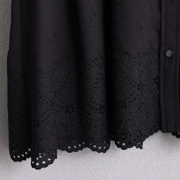 ６月上旬お届け予定『Stella scallop』 French sleeve blouse BLACKの画像