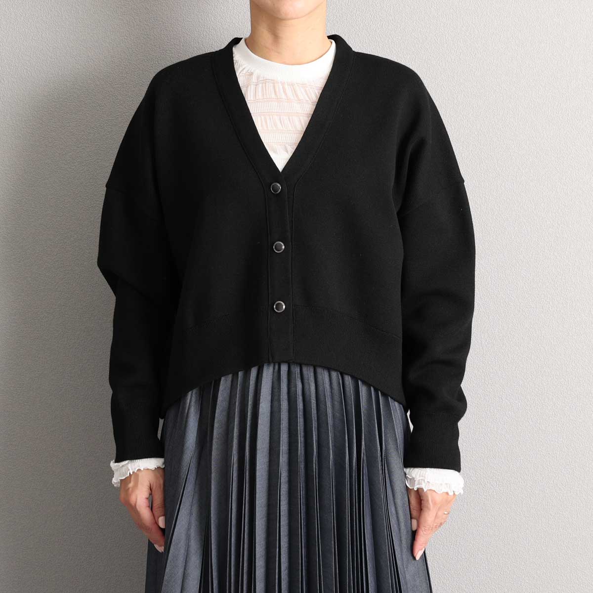 3月上旬お届け予定『Moist knit』 Cardigan BLACKの画像