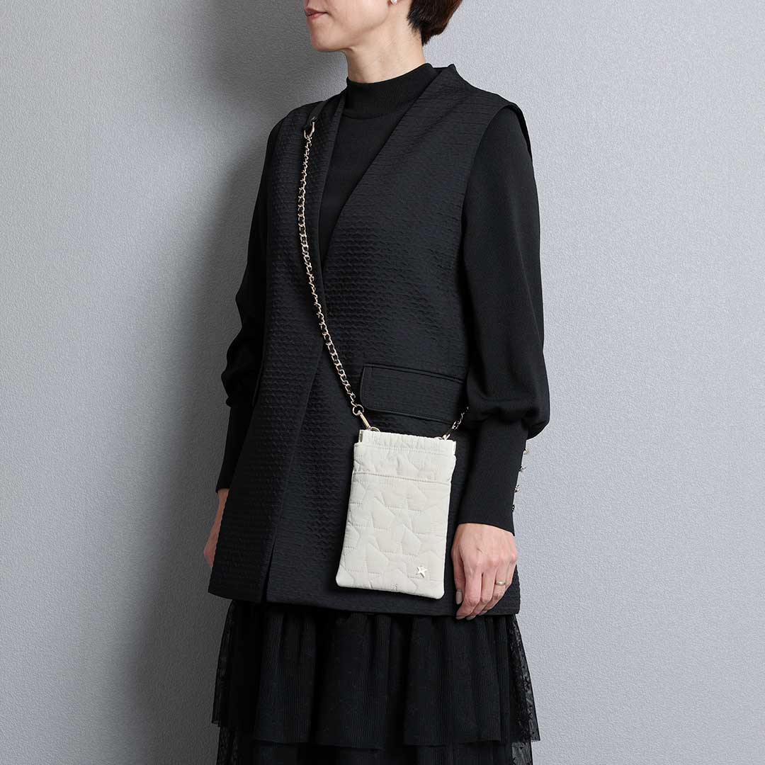 限定数ご受注2月下旬お届け予定『Stella quilt』 Atelier mini pochetteの画像