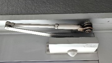 NEWSTAR80シリーズ新日軽横一線３つ穴交換用（取付用板付き）の画像