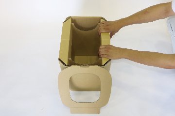 【１セット】おしりにやさしい簡易トイレ 非常用ダンボール製組立式トイレ（5回分）の画像