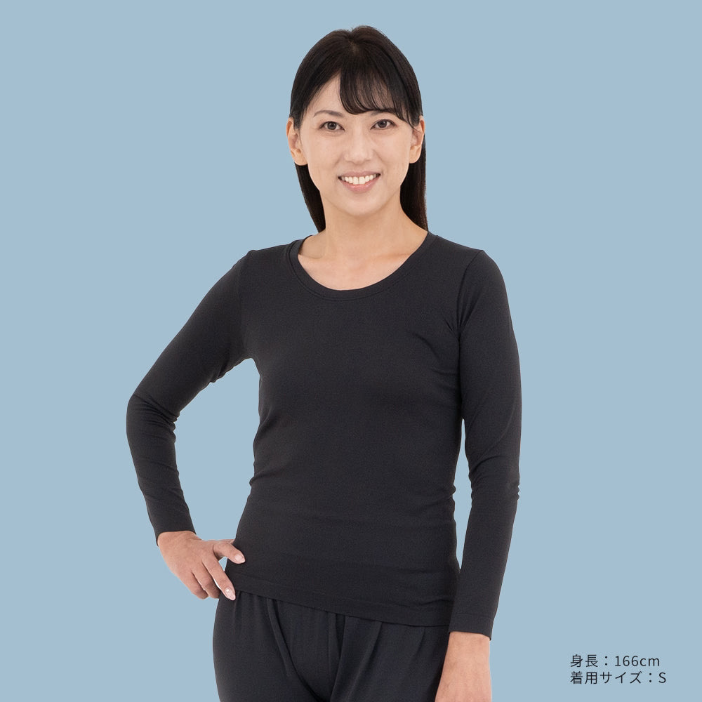 C【BecomeロングスリーブTシャツ】更年期の女性たちに快適なウェアを　ホットフラッシュや寝汗に対応、4つの重要な働き。縫い目のない超ソフトな軽量素材画像