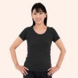 C【BecomeショートスリーブTシャツ】更年期の女性たちに快適なウェアを　ホットフラッシュや寝汗に対応、4つの重要な働き。縫い目のない軽量素材画像