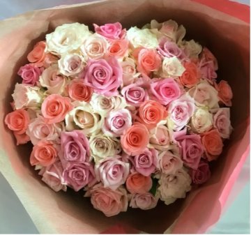 摘みたて　新鮮　生花　バラの花束60本　の画像
