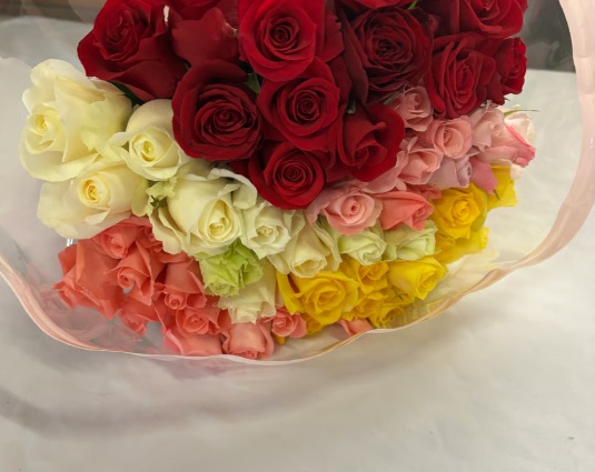 訳ありローズ　摘みたて　新鮮　生花　バラの花束50本　の画像