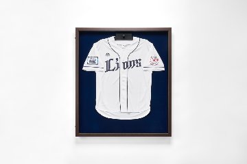 【メーカー直送品】アルナ 前開き式ユニフォームケース UVカットアクリル仕様 ユニフォーム・Tシャツ用額の画像